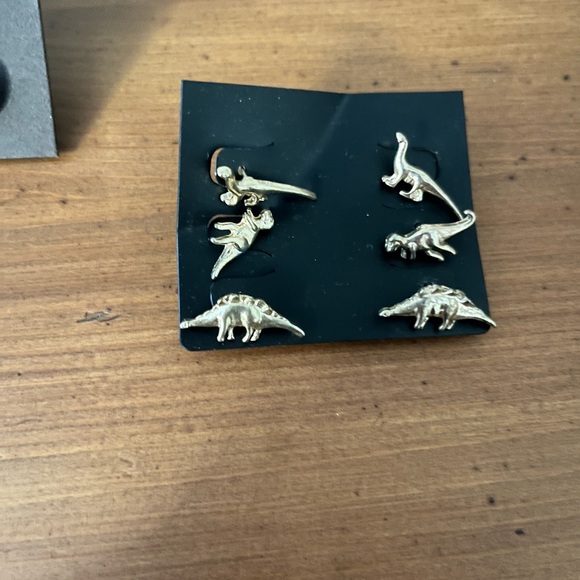 Assorted earrings - Picture 2 of 4